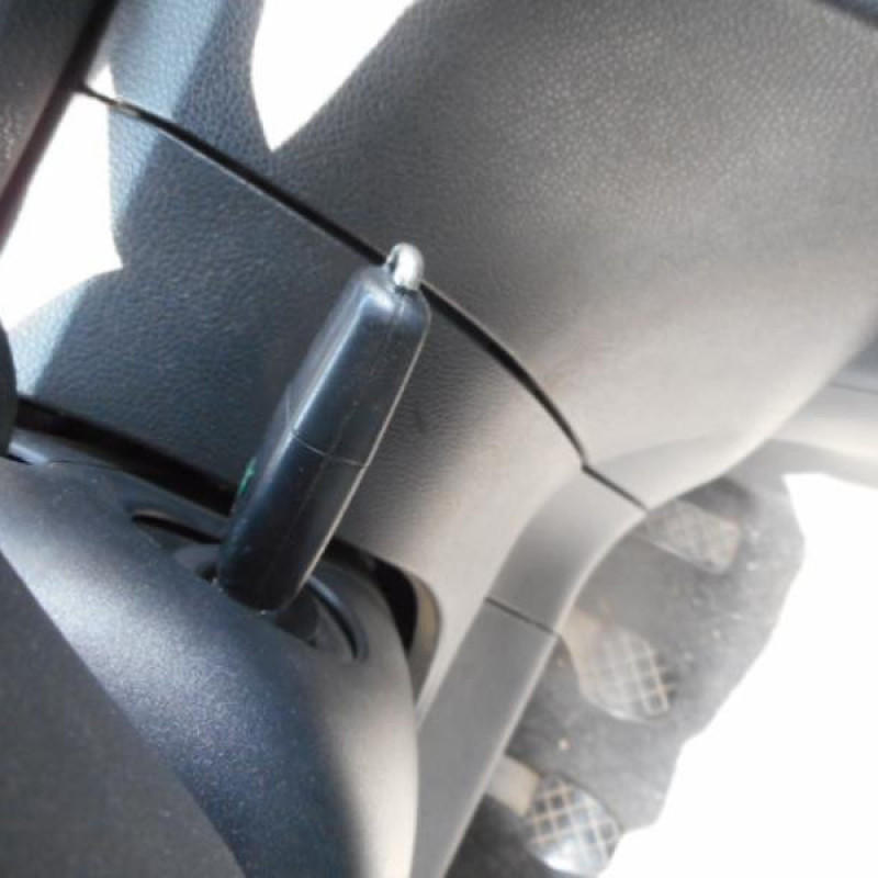 Pretensionneur de ceinture avant droit SKODA FABIA 2 Photo n°12