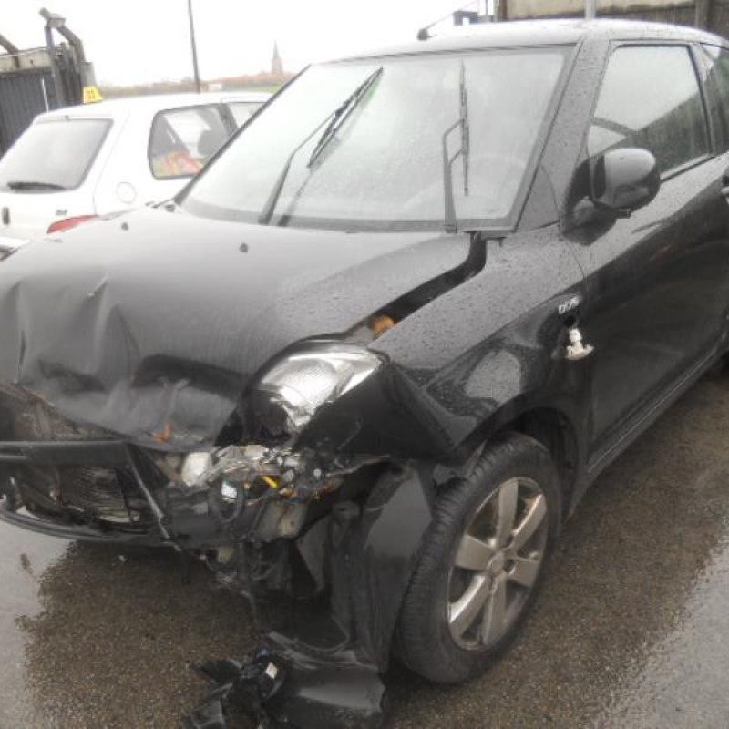 Pretensionneur de ceinture avant droit SUZUKI SWIFT 3 Photo n°4