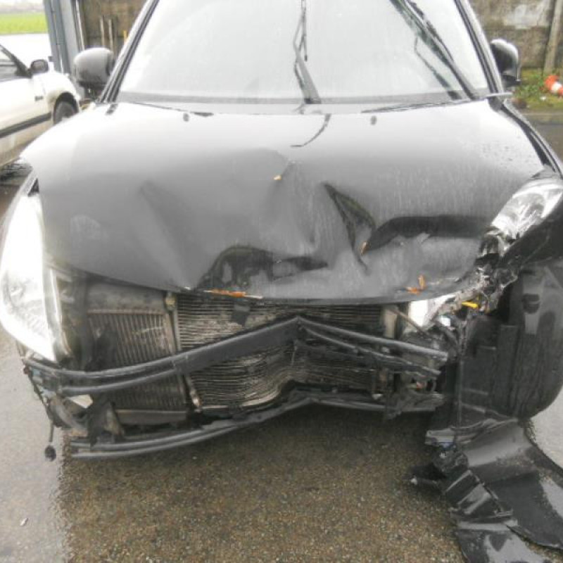 Pretensionneur de ceinture avant droit SUZUKI SWIFT 3 Photo n°5