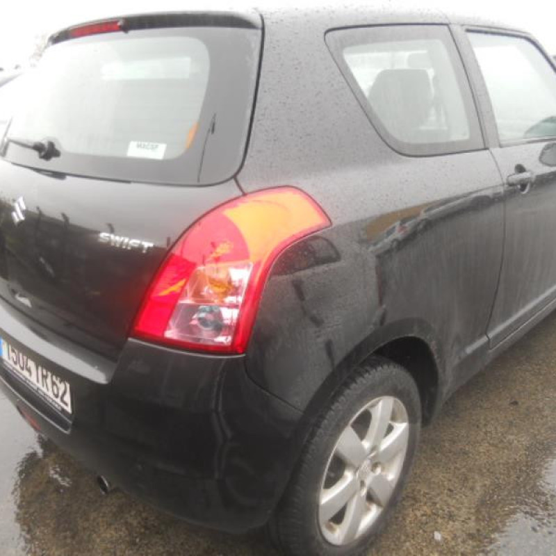 Pretensionneur de ceinture avant droit SUZUKI SWIFT 3 Photo n°7