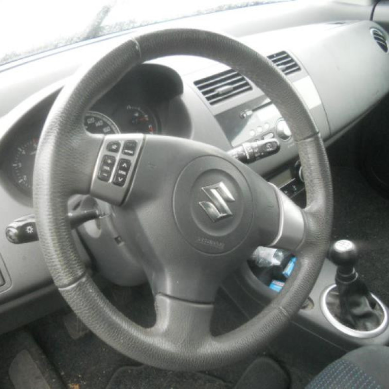 Pretensionneur de ceinture avant droit SUZUKI SWIFT 3 Photo n°9
