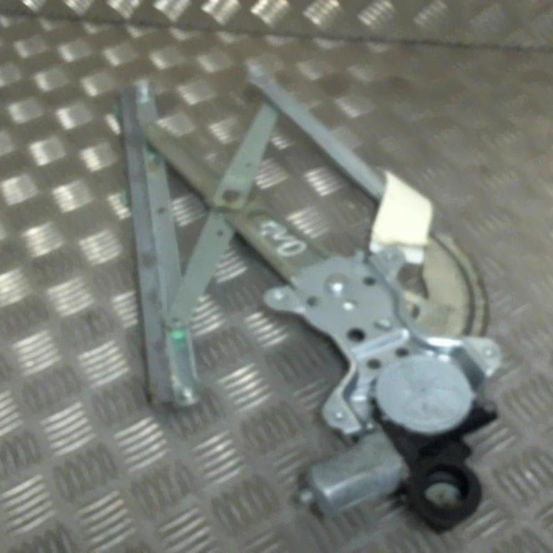 Leve vitre electrique avant droit SUZUKI SWIFT 3 Photo n°1