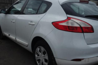 Pretensionneur de ceinture avant droit RENAULT MEGANE 3