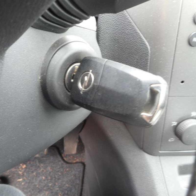 Trappe d'essence OPEL ZAFIRA B Photo n°10