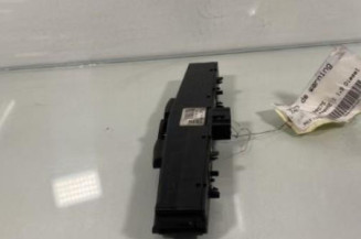 Bouton de warning OPEL ZAFIRA B