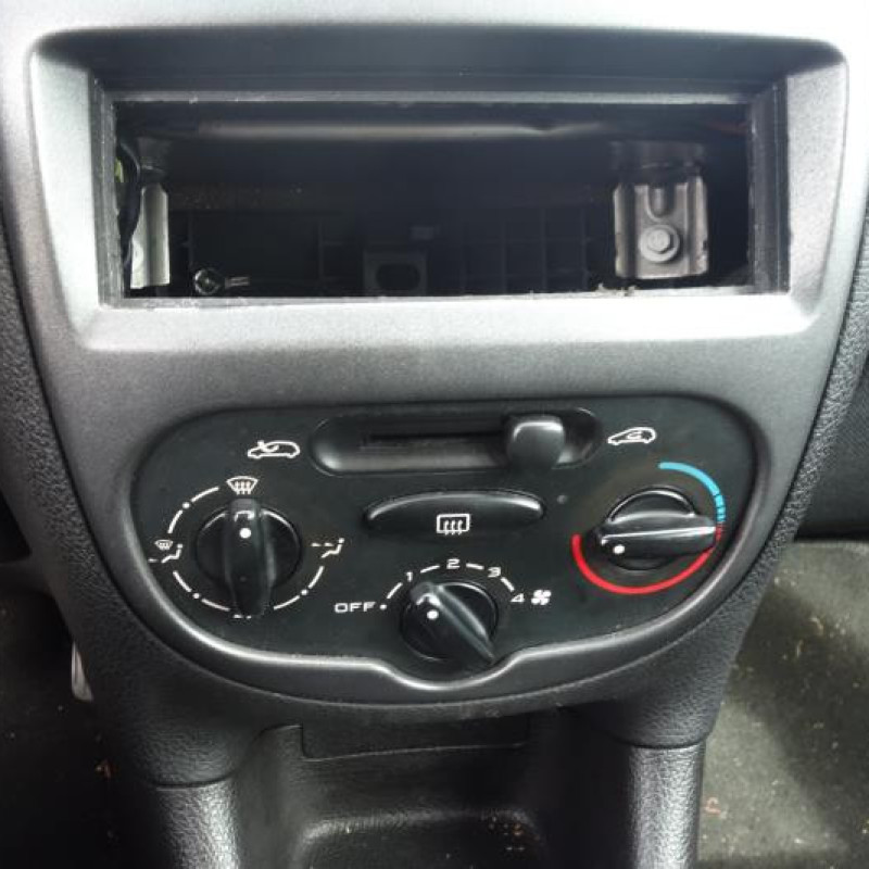 Etrier avant gauche (freinage) PEUGEOT 206 Photo n°6