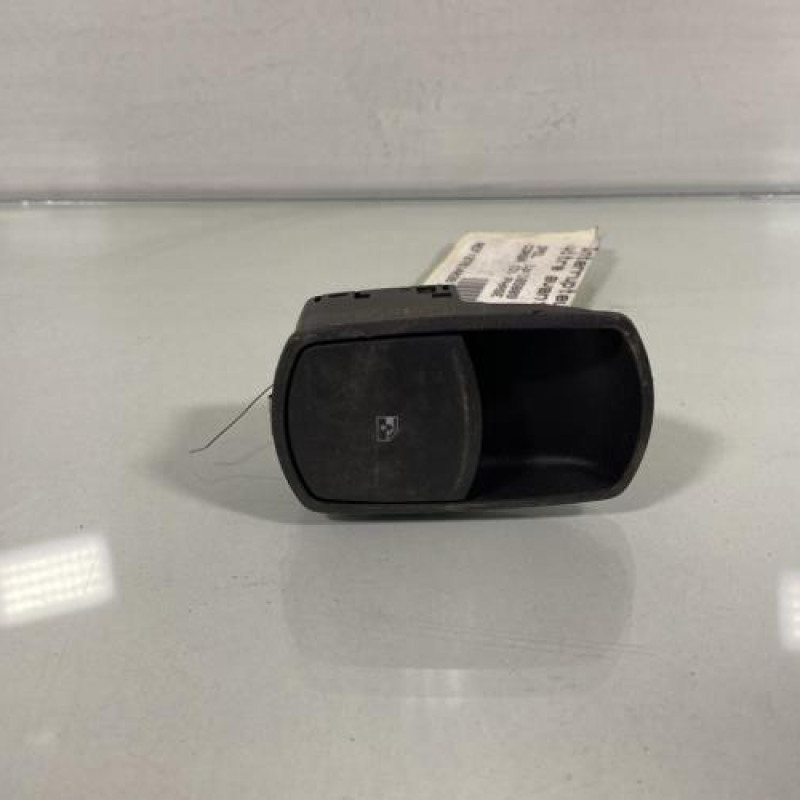 Interrupteur de leve vitre avant droit OPEL CORSA D Photo n°1