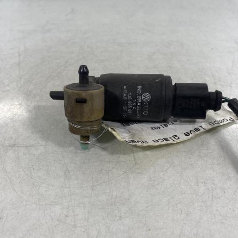 Pompe lave glace avant VOLKSWAGEN FOX Photo n°1