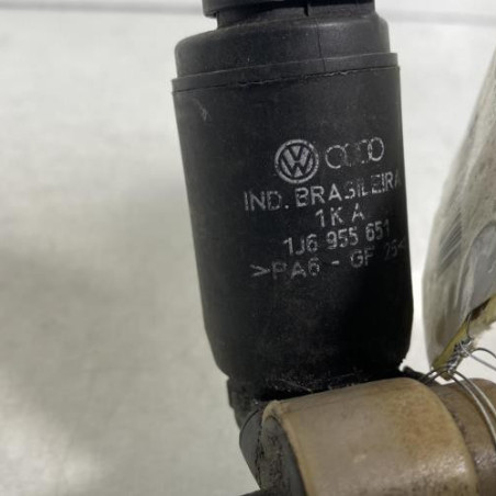 Pompe lave glace avant VOLKSWAGEN FOX