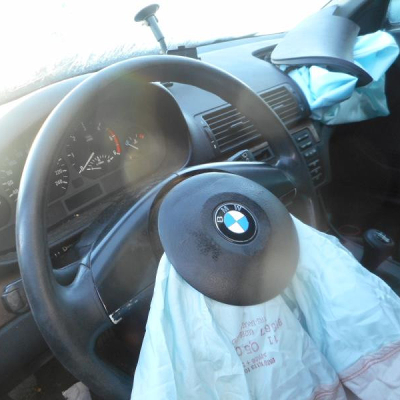Feu arriere principal droit (feux) BMW SERIE 3 E46 Photo n°7