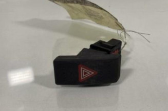 Bouton de warning SUZUKI SWIFT 3 Photo n°1