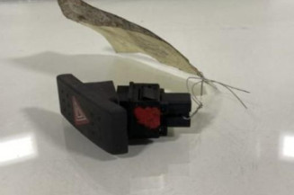 Bouton de warning SUZUKI SWIFT 3