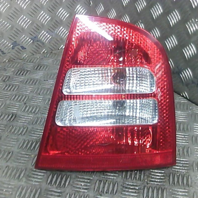 Feu arriere principal droit (feux) SKODA OCTAVIA 1 Photo n°1