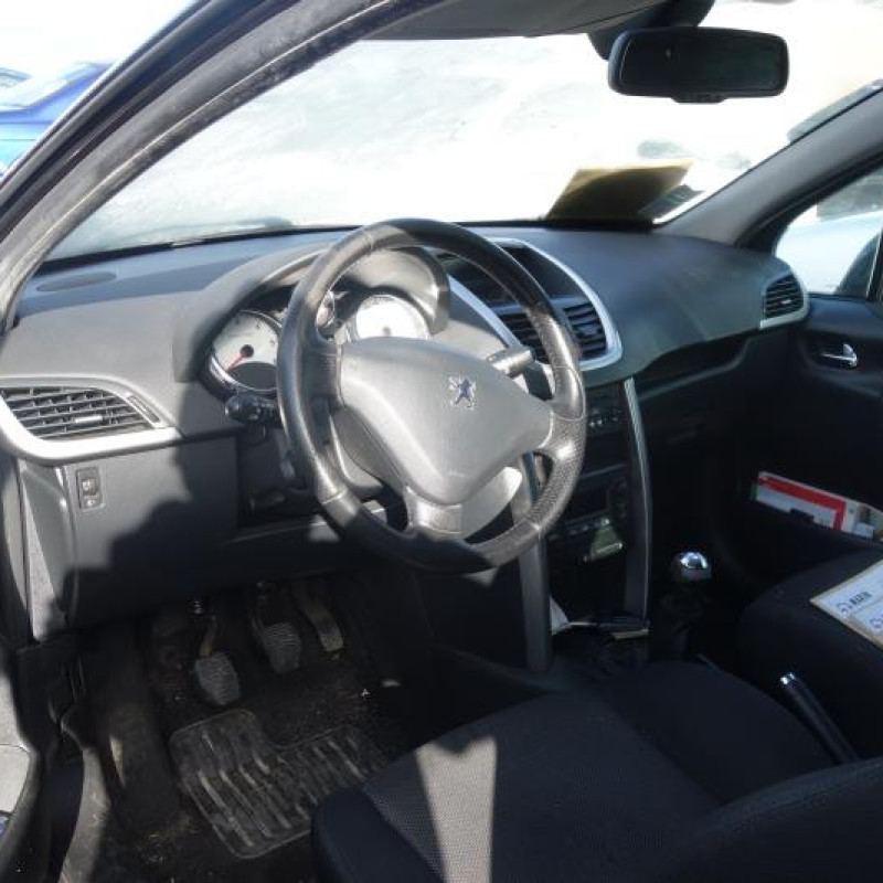 Attache ceinture arriere droit PEUGEOT 207 Photo n°8