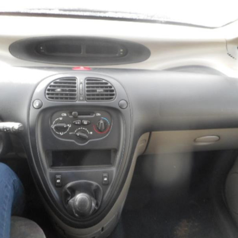 Serrure avant gauche CITROEN XSARA PICASSO Photo n°7