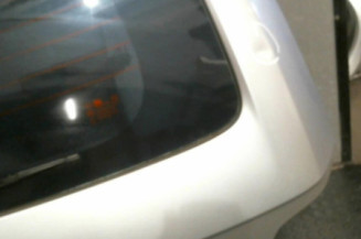 Malle/Hayon arriere KIA CARNIVAL 1