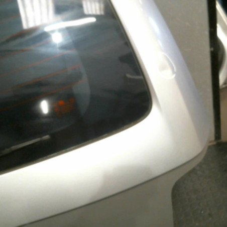 Malle/Hayon arriere KIA CARNIVAL 1