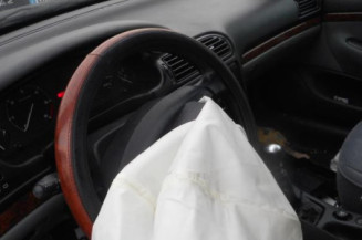 Serrure avant droit PEUGEOT 406