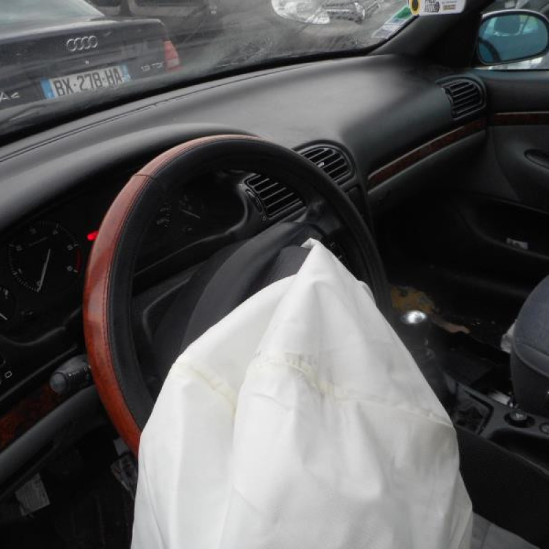 Serrure avant droit PEUGEOT 406 Photo n°8
