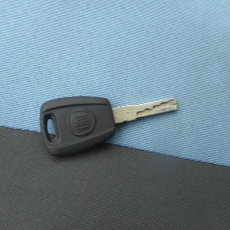 Bouton de warning FIAT PANDA 2 Photo n°11