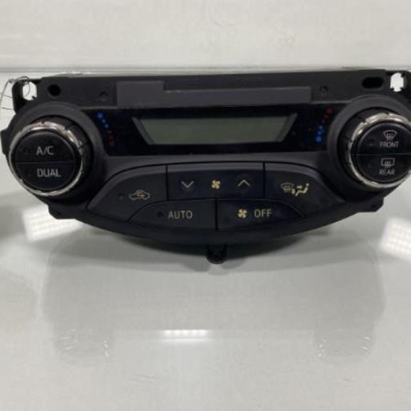 Commande chauffage TOYOTA YARIS 3 Photo n°1