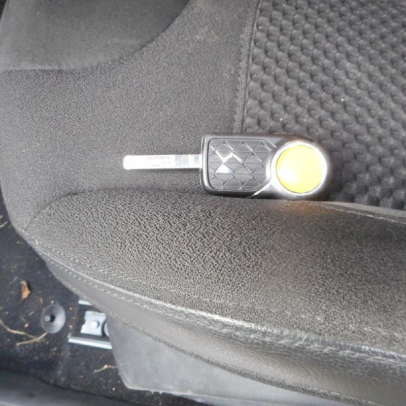 Leve vitre electrique avant droit CITROEN DS3 Photo n°12