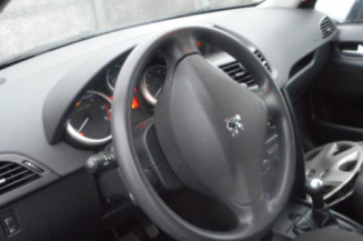 Pretensionneur de ceinture avant droit PEUGEOT 207