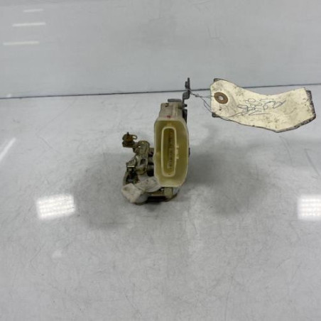 Serrure avant droit TOYOTA YARIS 1