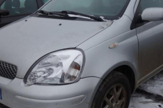Serrure avant droit TOYOTA YARIS 1