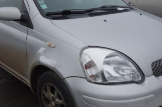 Serrure avant droit TOYOTA YARIS 1