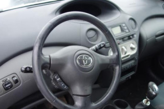 Serrure avant droit TOYOTA YARIS 1