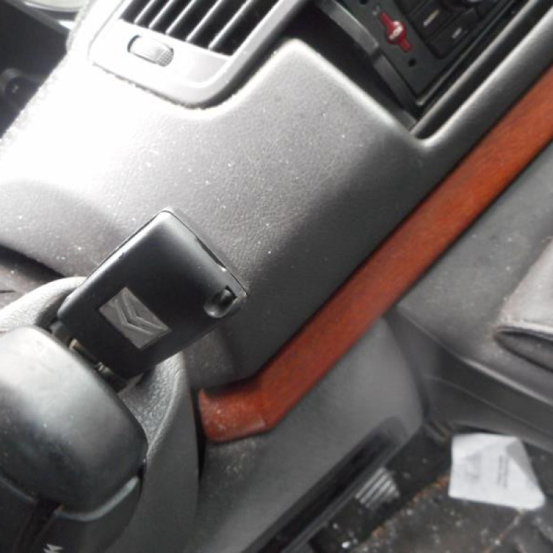 Pretensionneur de ceinture arriere gauche CITROEN C8 Photo n°10