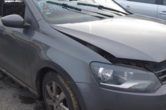 Serrure avant droit VOLKSWAGEN POLO 5