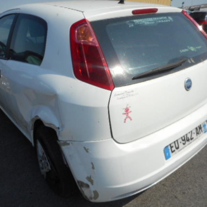 Pretensionneur de ceinture avant droit FIAT GRANDE PUNTO Photo n°7