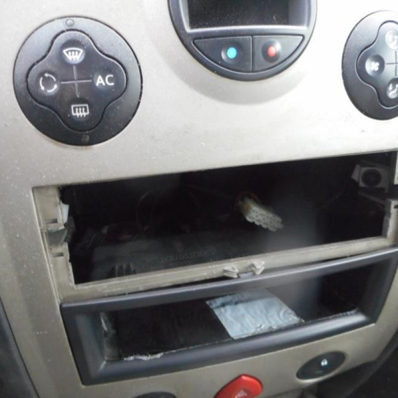 Pretensionneur de ceinture arriere gauche RENAULT MEGANE 2 Photo n°9