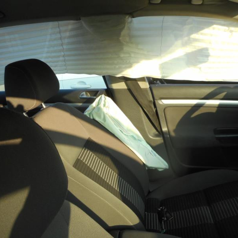 Renfort pare choc avant (traverse) VOLKSWAGEN GOLF 5 Photo n°7