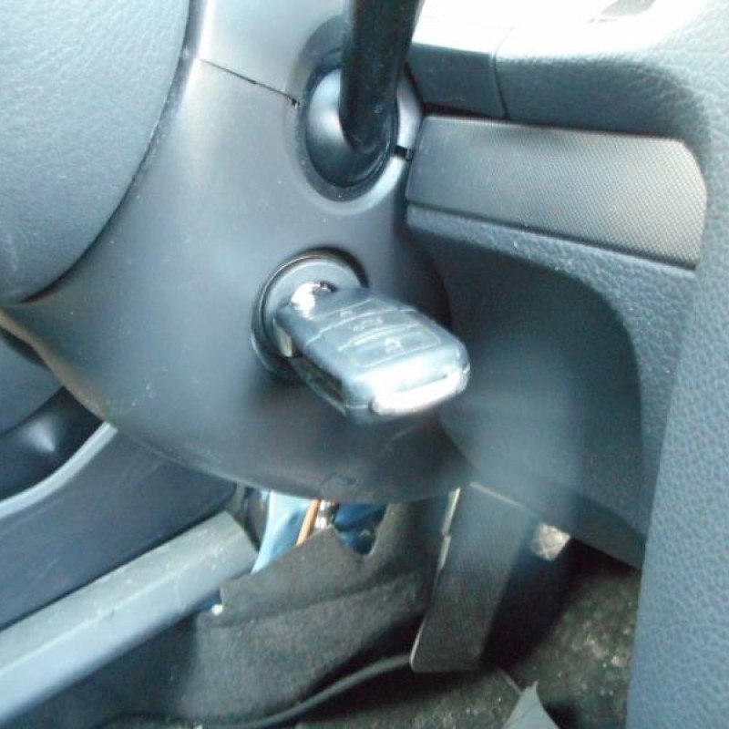 Bouton de warning VOLKSWAGEN GOLF 5 Photo n°12