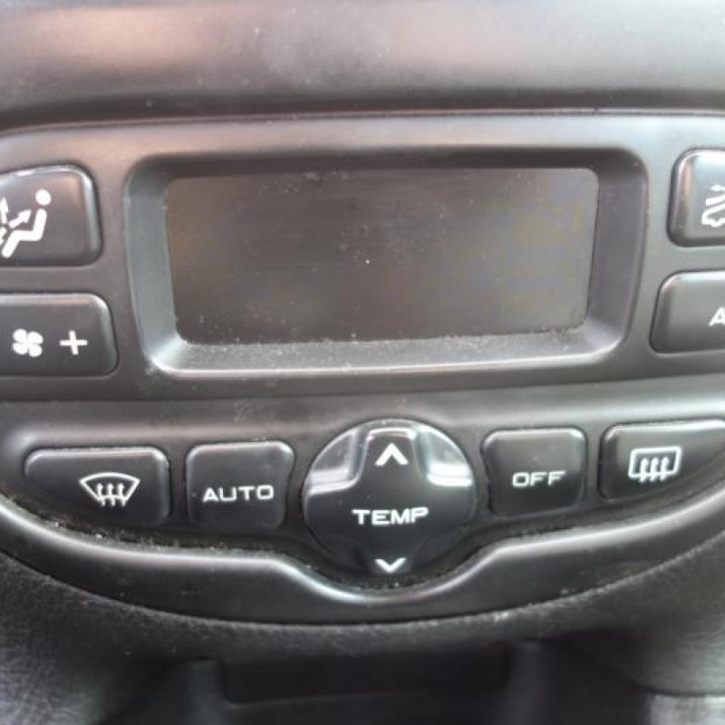 Bouton de warning PEUGEOT 206 Photo n°9