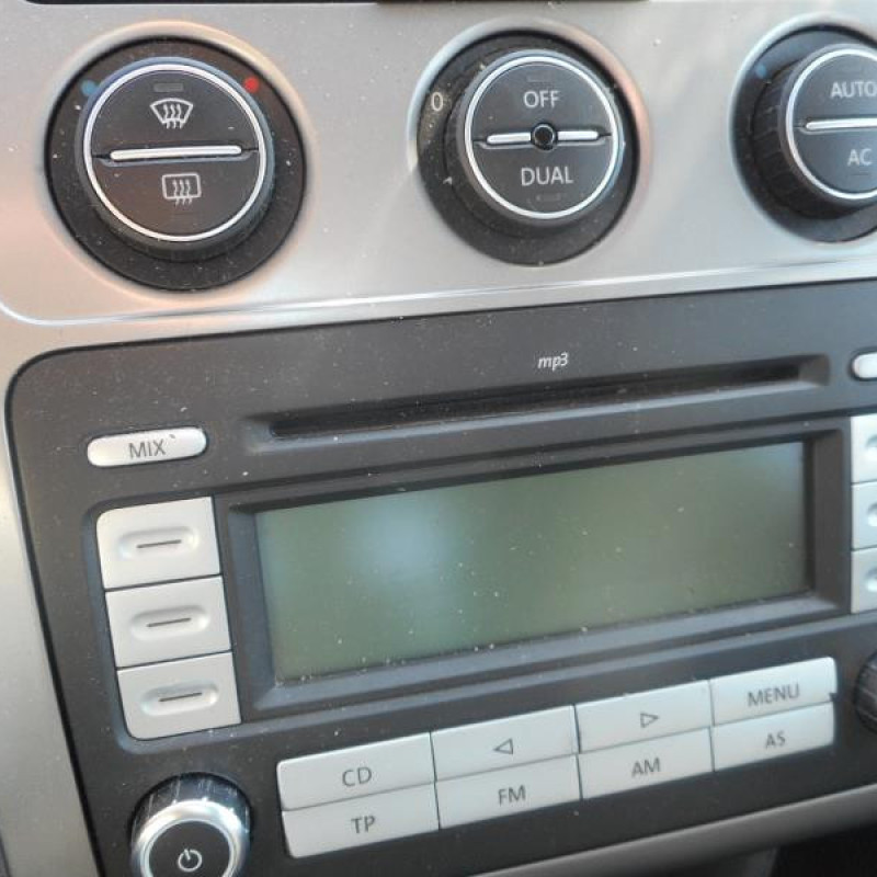 Poignee porte avant gauche VOLKSWAGEN TOURAN 1 Photo n°9