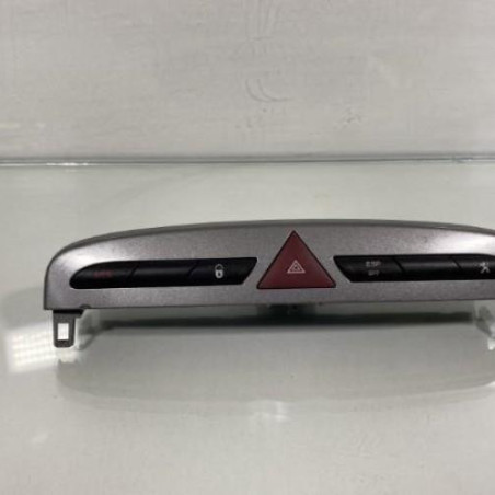 Bouton de warning PEUGEOT 308 1 Photo n°1