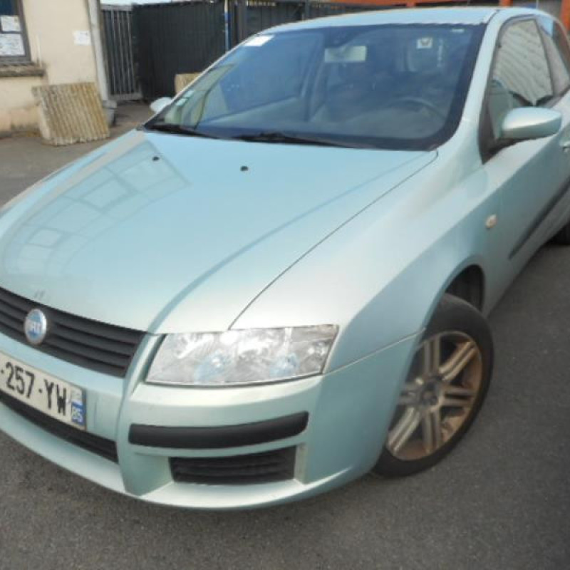 Malle/Hayon arriere FIAT STILO Photo n°5