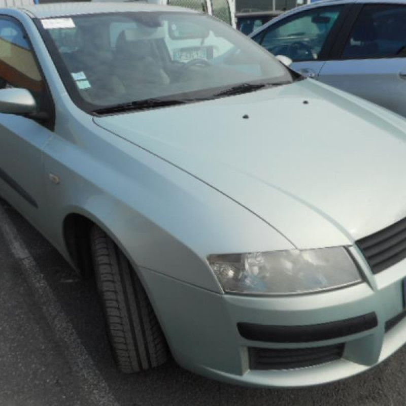 Malle/Hayon arriere FIAT STILO Photo n°6