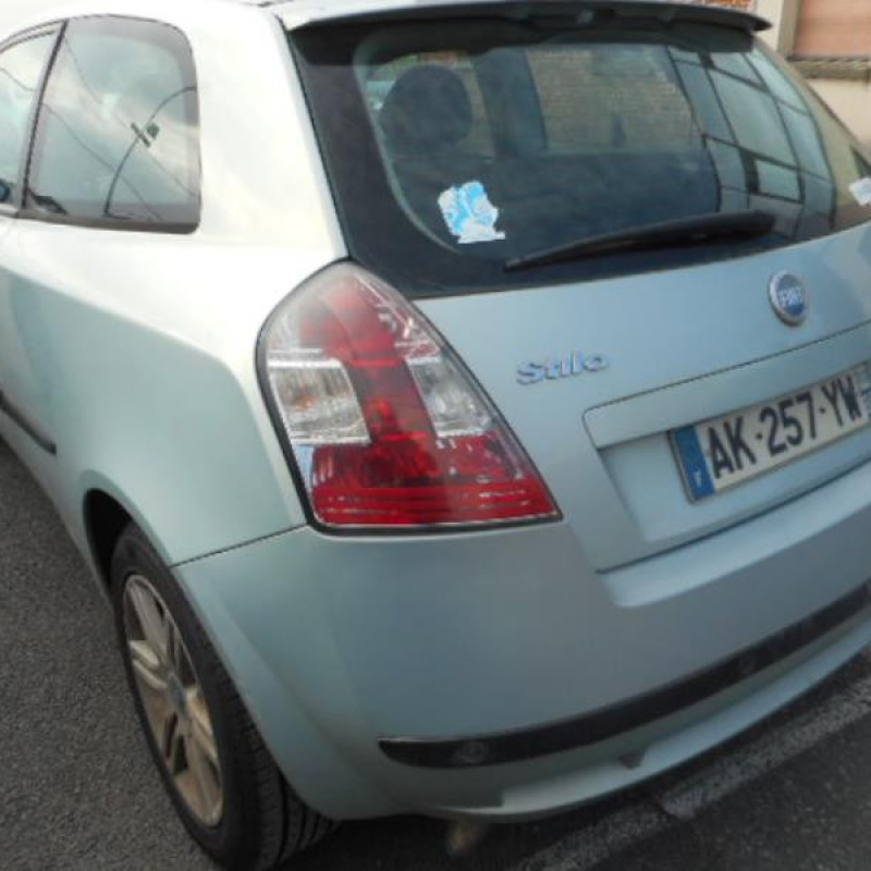 Malle/Hayon arriere FIAT STILO Photo n°8