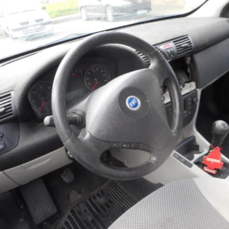 Malle/Hayon arriere FIAT STILO Photo n°9