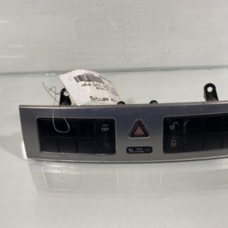 Bouton de warning MERCEDES CLASSE C 203 COUPE SPORT Photo n°1