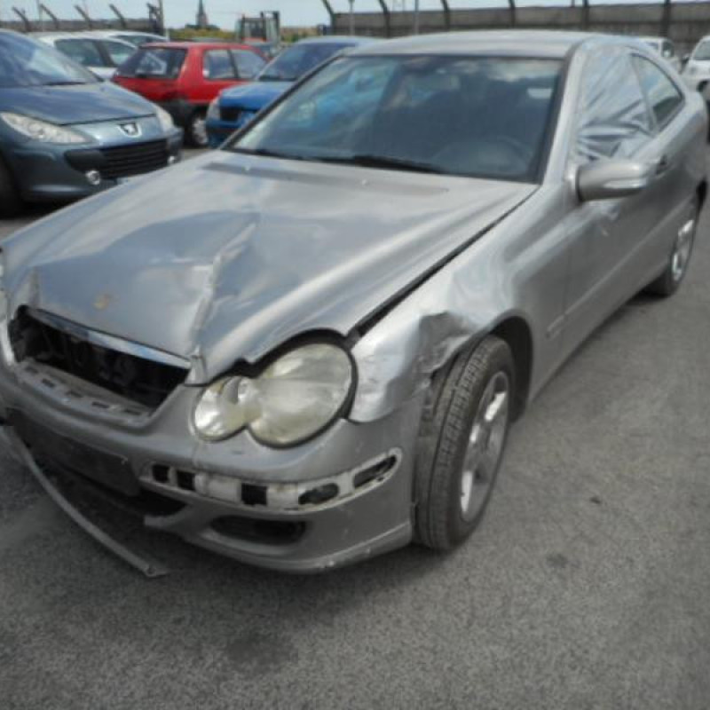 Eclairage de plafonnier MERCEDES CLASSE C 203 COUPE SPORT Photo n°3