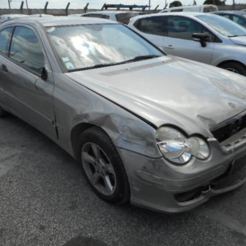 Eclairage de plafonnier MERCEDES CLASSE C 203 COUPE SPORT Photo n°4