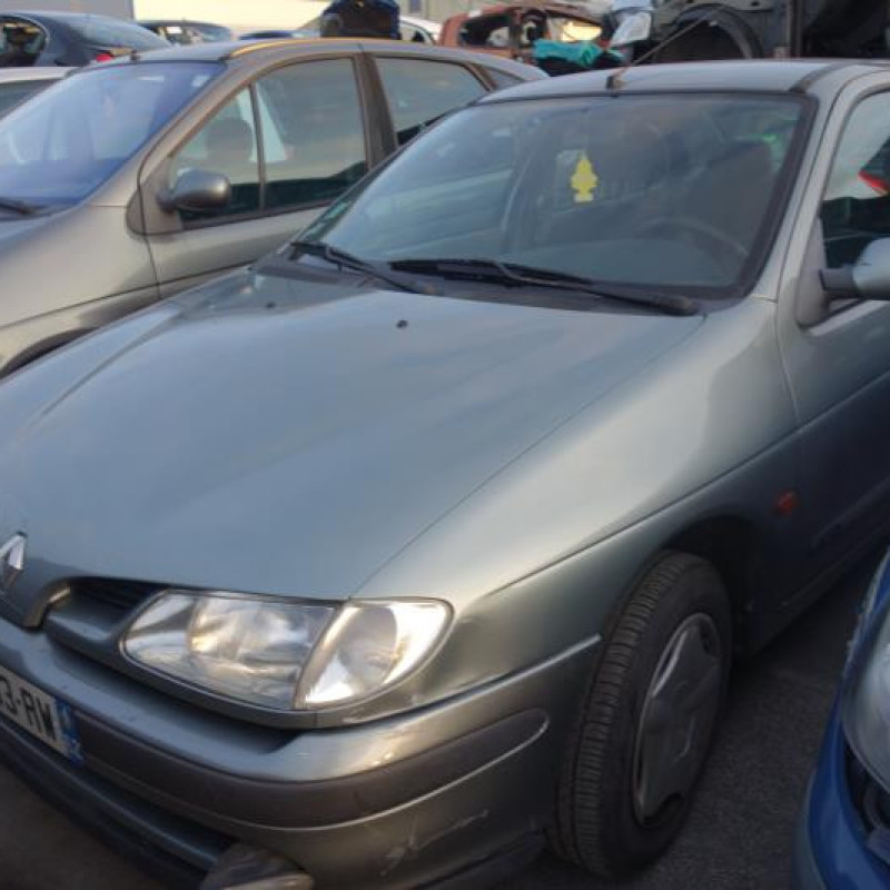 Retroviseur droit RENAULT MEGANE 1 Photo n°5