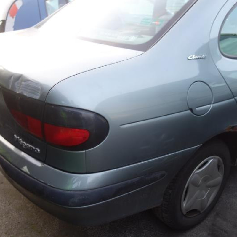 Retroviseur droit RENAULT MEGANE 1 Photo n°7