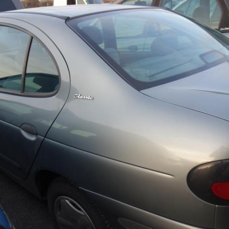 Retroviseur droit RENAULT MEGANE 1 Photo n°8